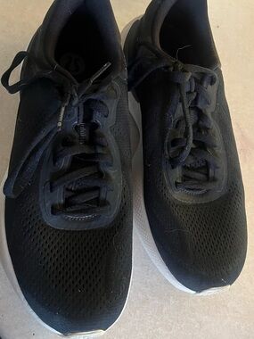 lululemon athletica Men's Black Running Sneakers with White Midsole